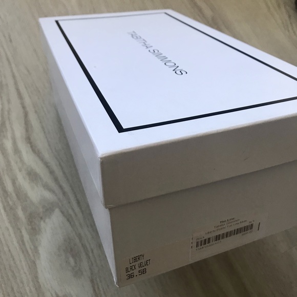 NEW TABITHA SIMMONS Liberty Pointy Toe Low Mule - Picture 7 of 7